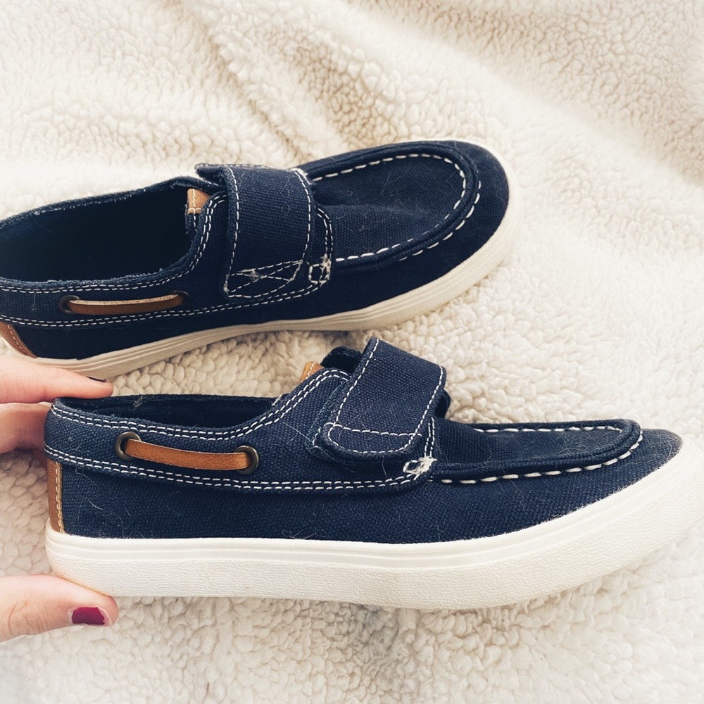 Boys chambray navy and tan boat shoes size 1